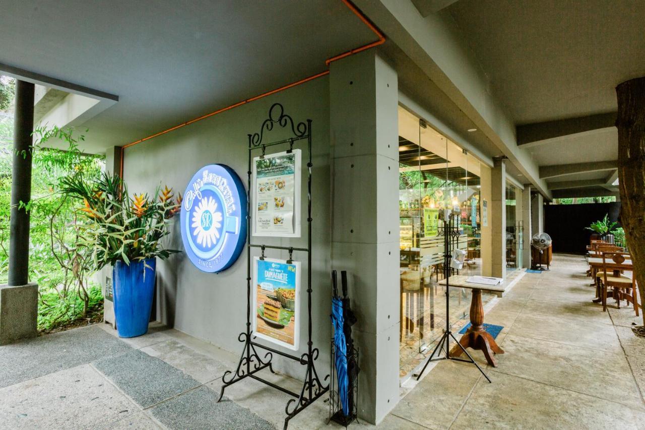 The Henry Resort Dumaguete Dumaguete City Exterior photo